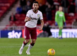 Villa sender Bruce inn i køen av arbeidsledige trenere! Aston Villa spiller Neil Taylor